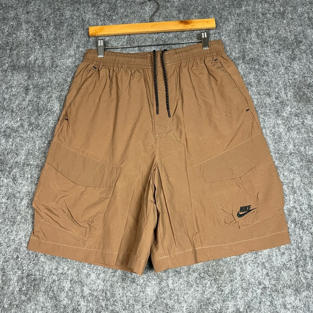Nike Men's Brown Athletic Cargo Shorts with Drawstring Size Medium